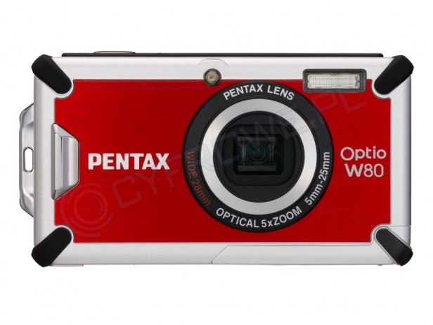 Wodoodporny Pentax Optio W80. Raczej do snoorklowania niż nurkowania. Producent gwarantuje wodoszczelność do 5 metrów.