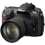 Nikon D300 - uszczelniony, 12 mega na martycy CMOS. Świetny sprzęt dla fotografującego podróżnika.
